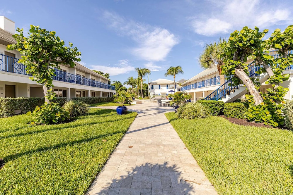 Dover House Resort