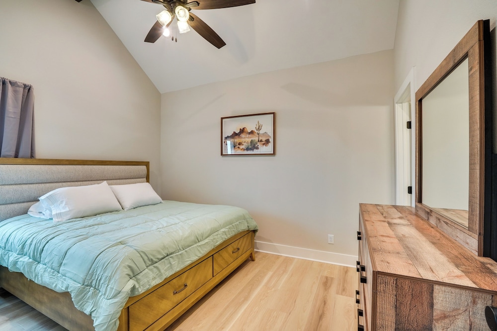 7 Mi to Afb: Central & Modern San Angelo Home