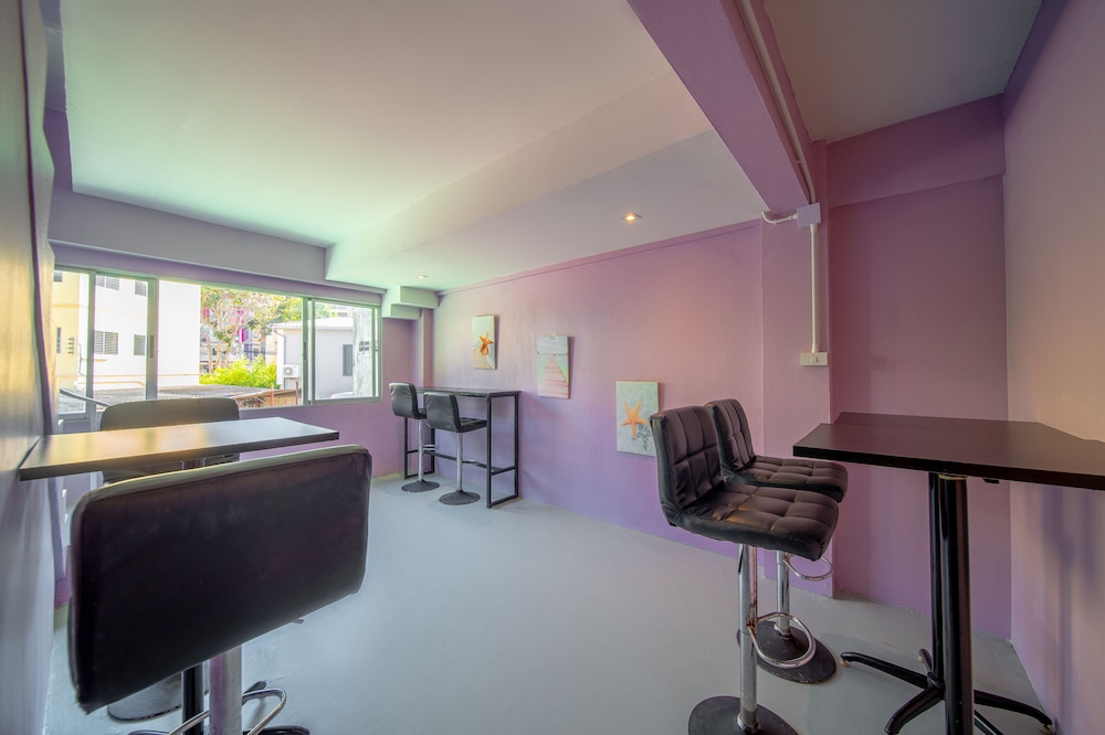 UrbanNest Hostel