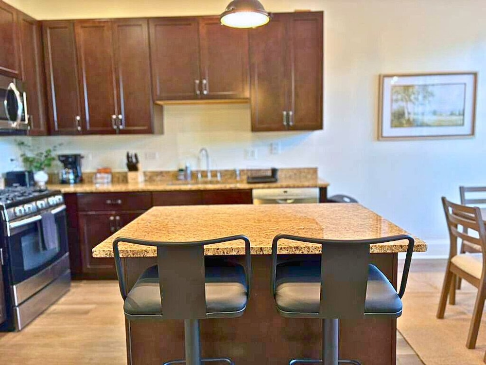Well-Equipped 2BR - Greenbay 301