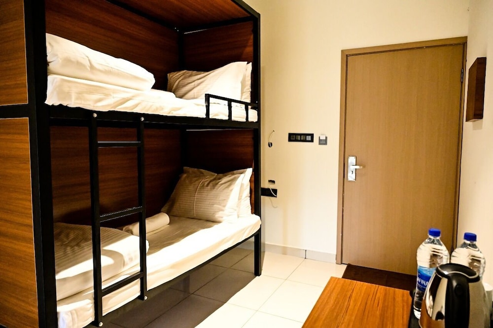 Hotel S S International