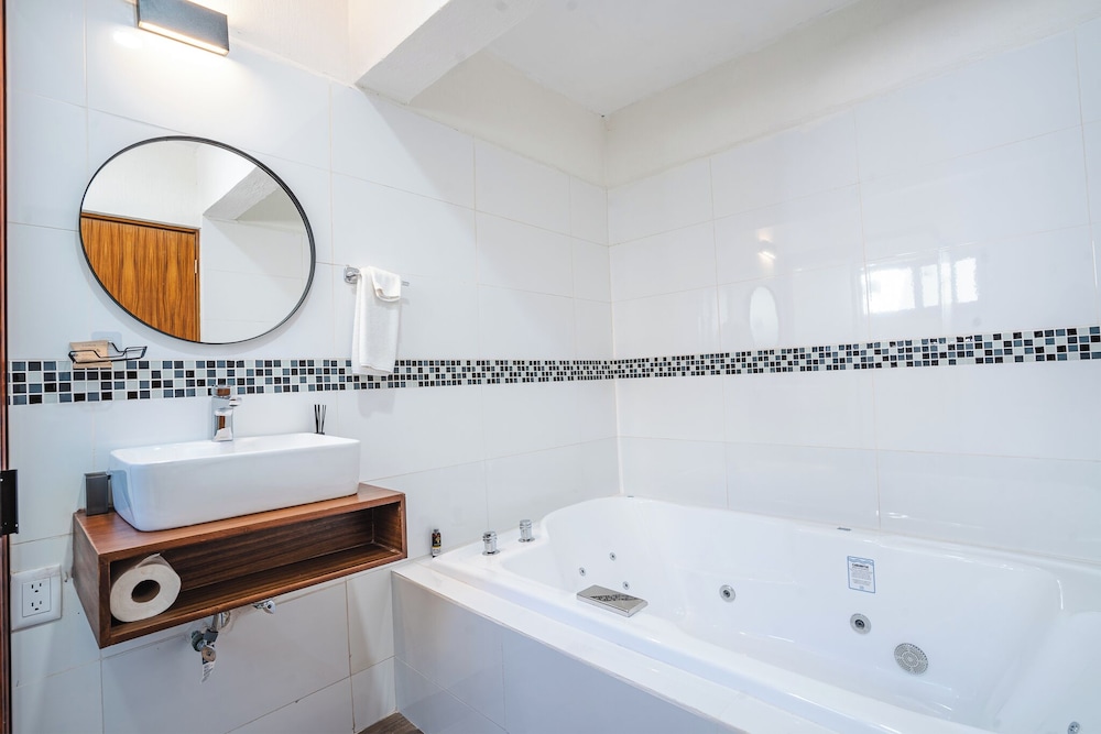 Bungalow Cajititlan 2 bedrooms & hot tub