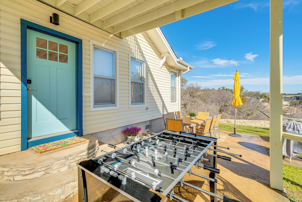 Hill Country Retreat w/ Lake View, Deck & Balcony