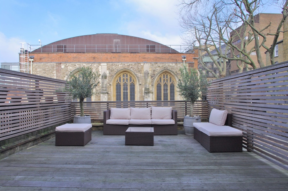 outdoor bbq area