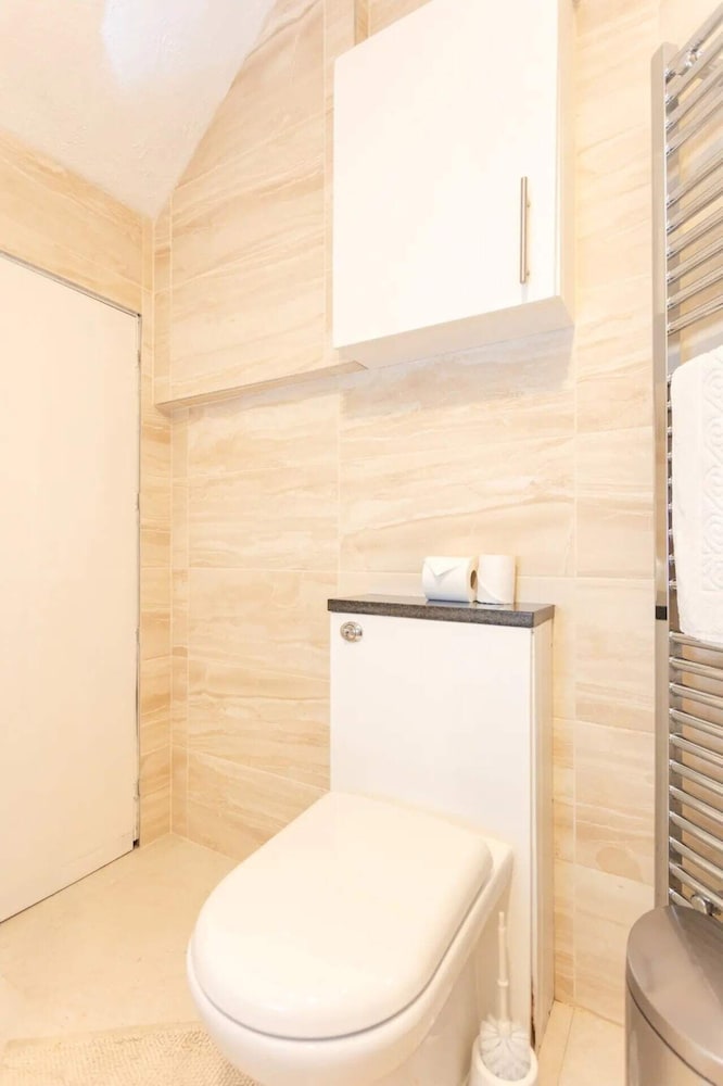 Cosy 2 Bedroom Apartment in Central London With Garden