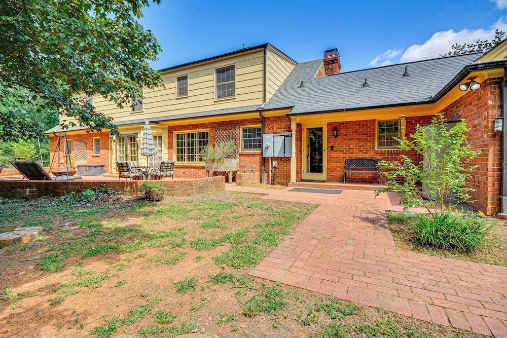 2 Mi to Main St Thomasville: Family Home w/ Games