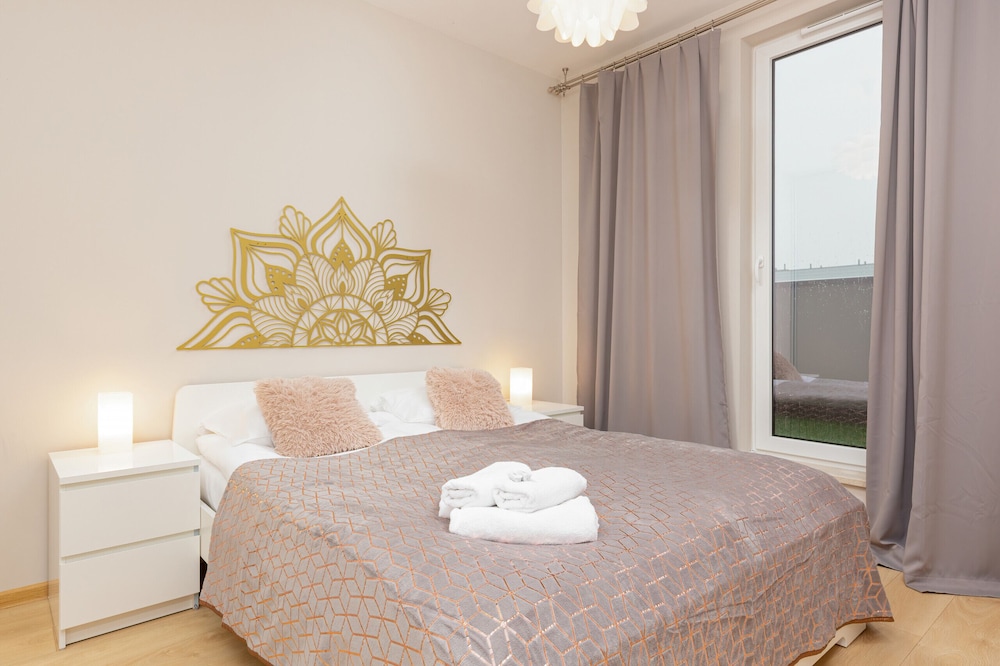 Modern Apartment Warsaw by Renters view 2
