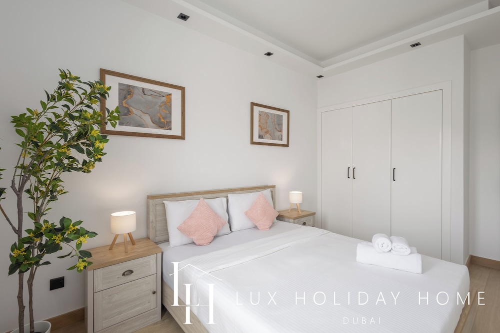 LUX The Serene Springs Villa