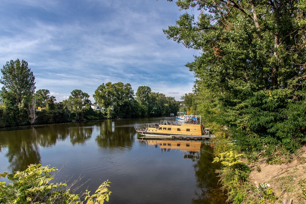 Prague Bay Houseboats
