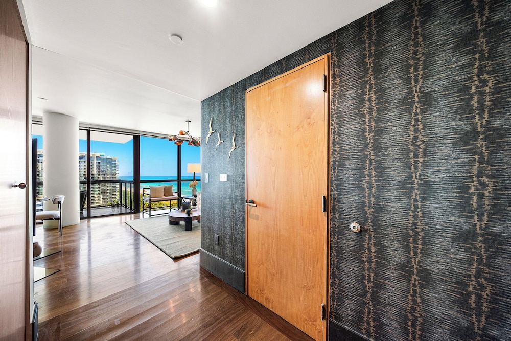 Luxury Vacation Rentals at The Setai by LRMB