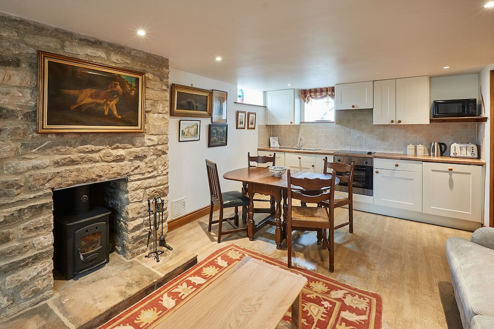 Host Stay Dairy Cottage view 3