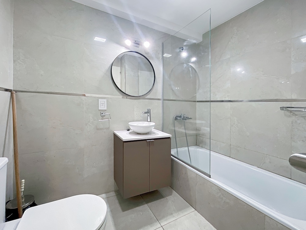 Ayres Suites Moreno