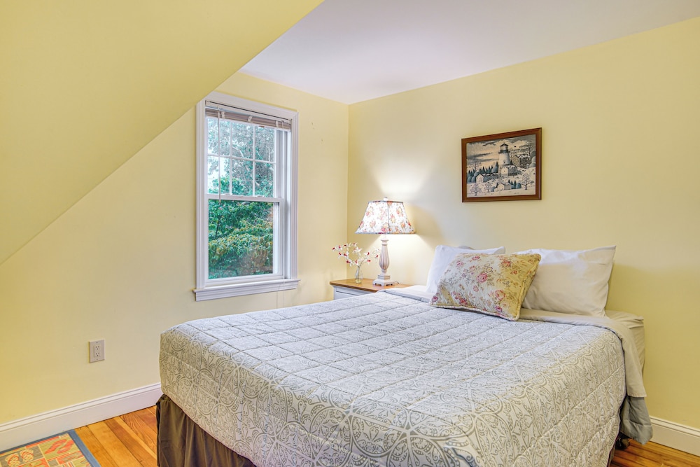 < Half-mi to Shore: Harwich Port Beach House