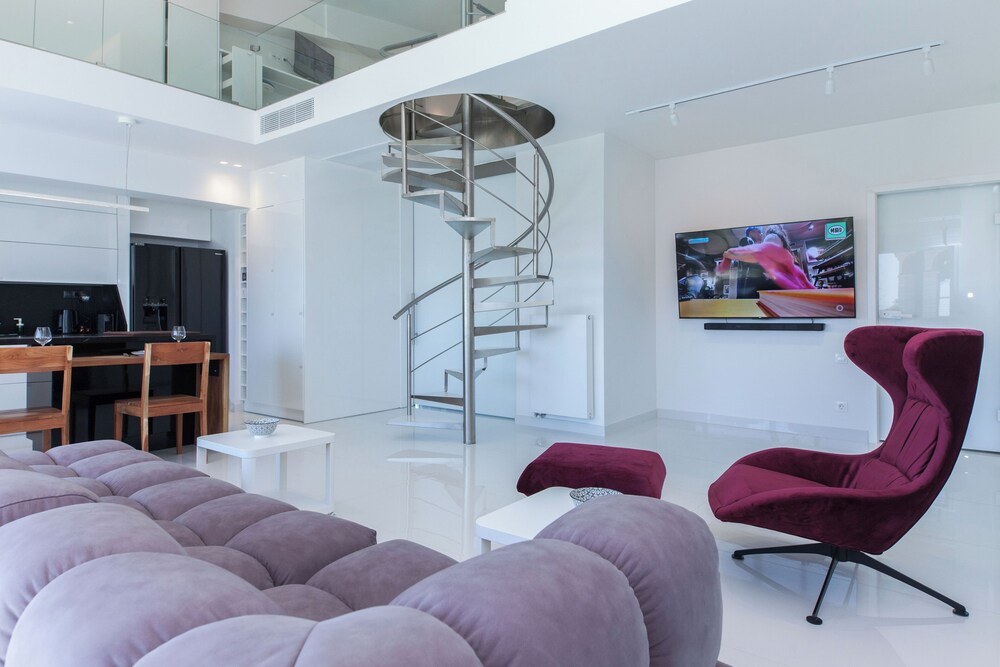 Marousi 2 Bd Luxury Living w Shared Pool