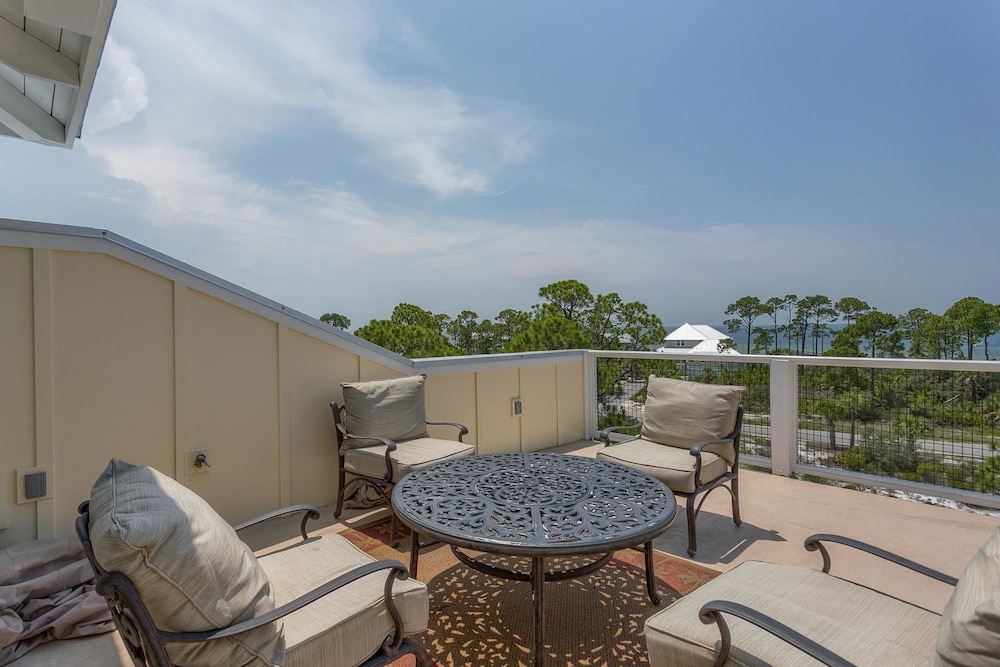 Port Side Manor