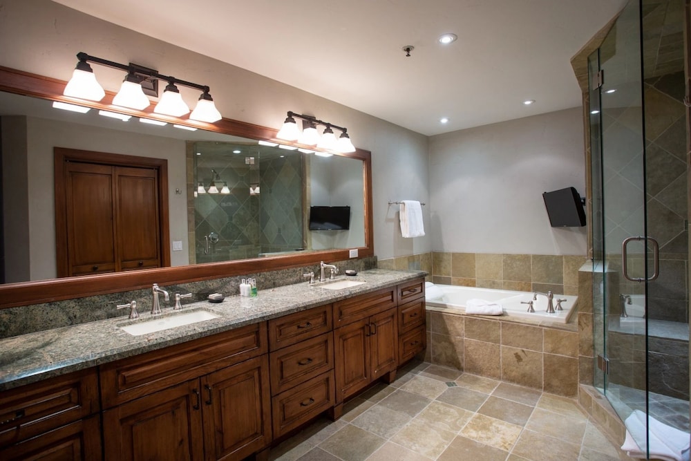 Stag Lodge at Deer Valley Resort - Four Bedroom Residence with Spa #33 4 Condo