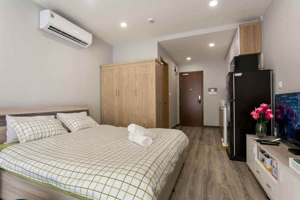 Jennifer House - Millenium Apartment