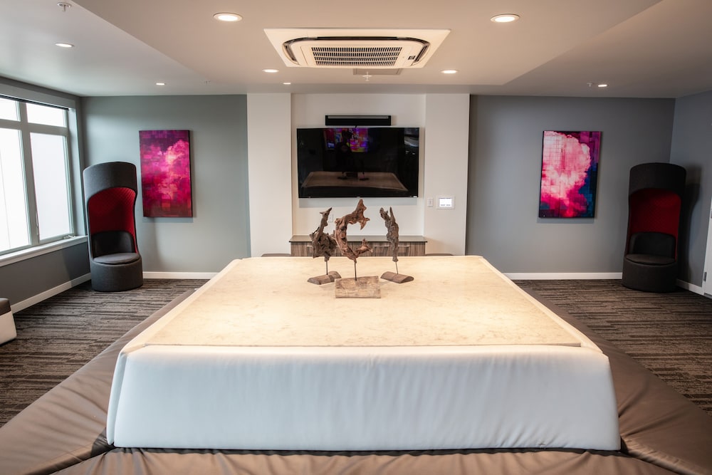 Domicile Suites at Venn on Main - Property Image 7