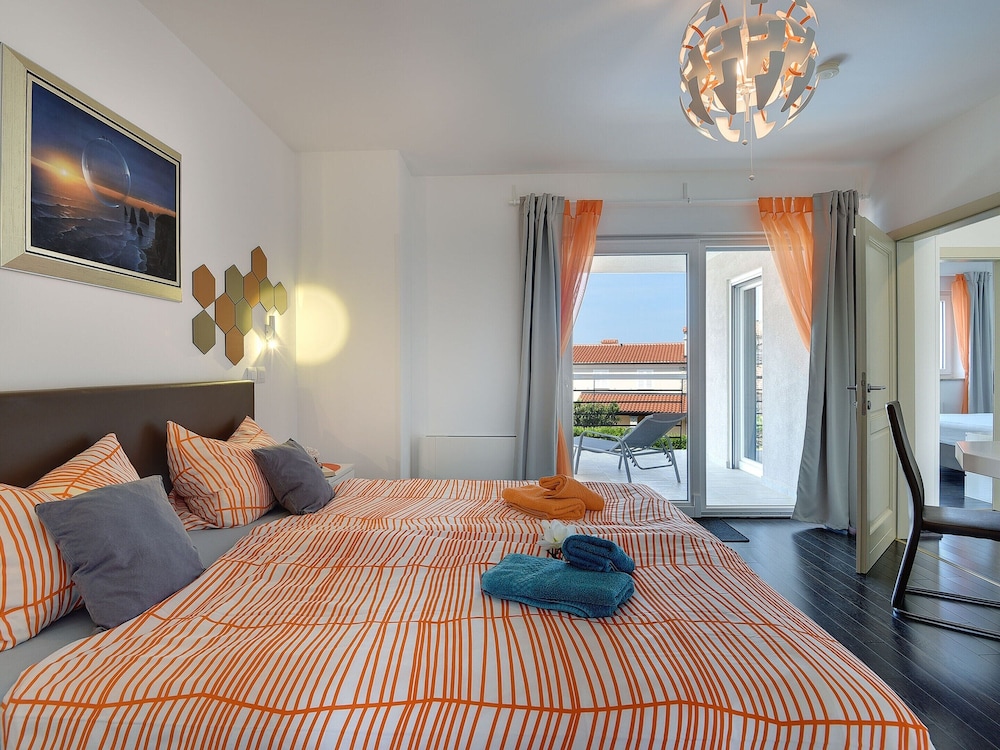 Modern Holiday Home in Novigrad With Pool view 2