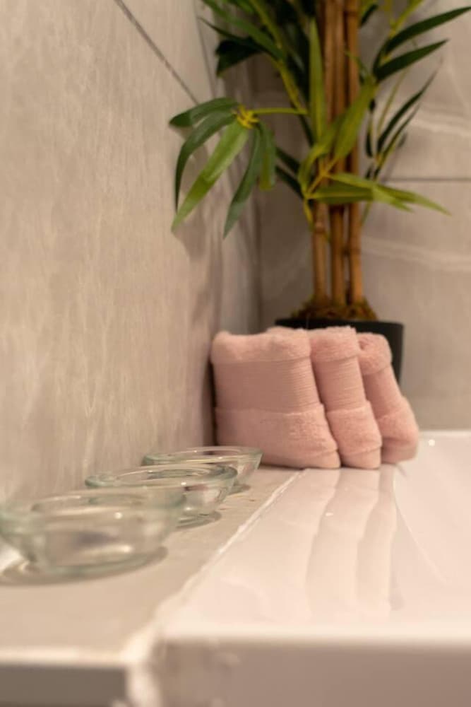 Leicester - Apartment - Sleeps 2 - 97ws