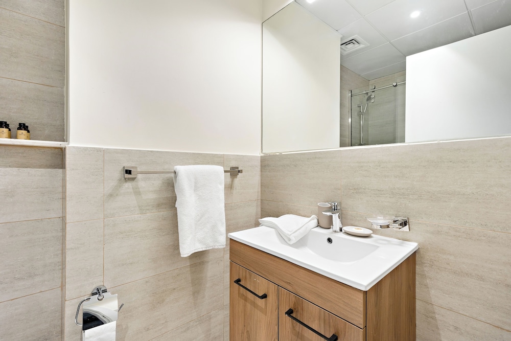 Abu Dhabi Vacations - Silkhaus Oasis Towers - Masdar City - Property Image 9