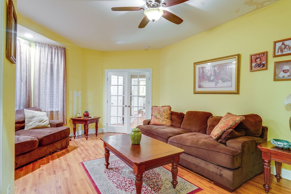 Spacious Lakefront Apt w/ Deck in Fayetteville!