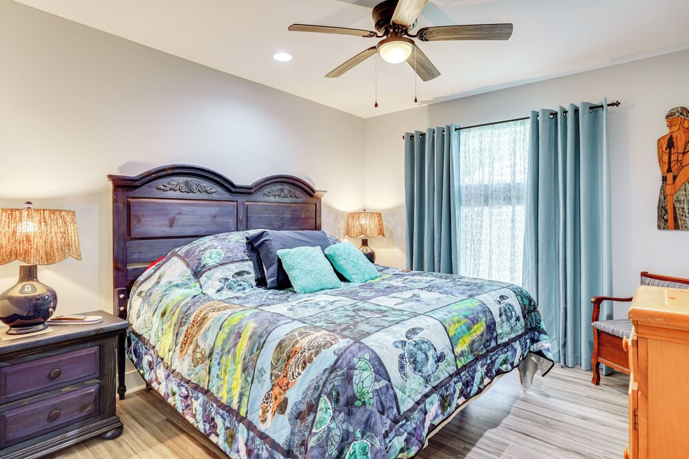 1 Mi to Beach: Dog-friendly PCB Home w/ Backyard!