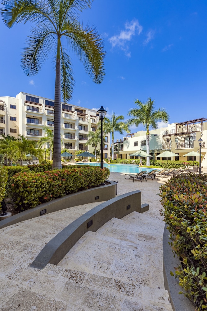 Palm Aruba Condos