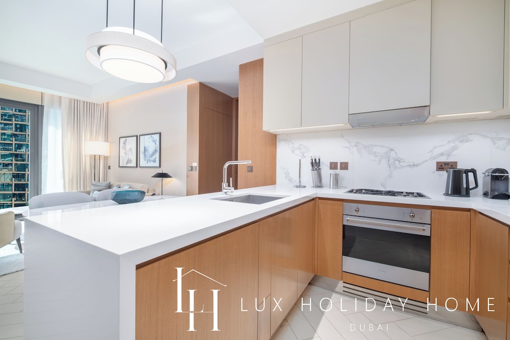 LUX The Address Opera Downtown Suite