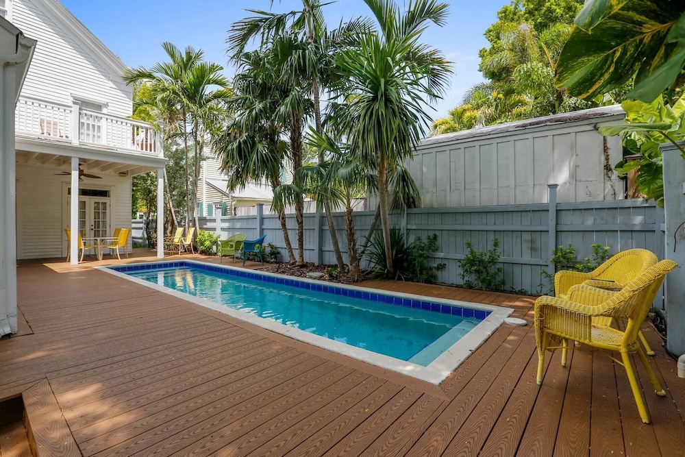 Lighthouse Villa by Avantstay Walk to Southernmost Point w/ Private Pool & Patio Month Long Stays view 5