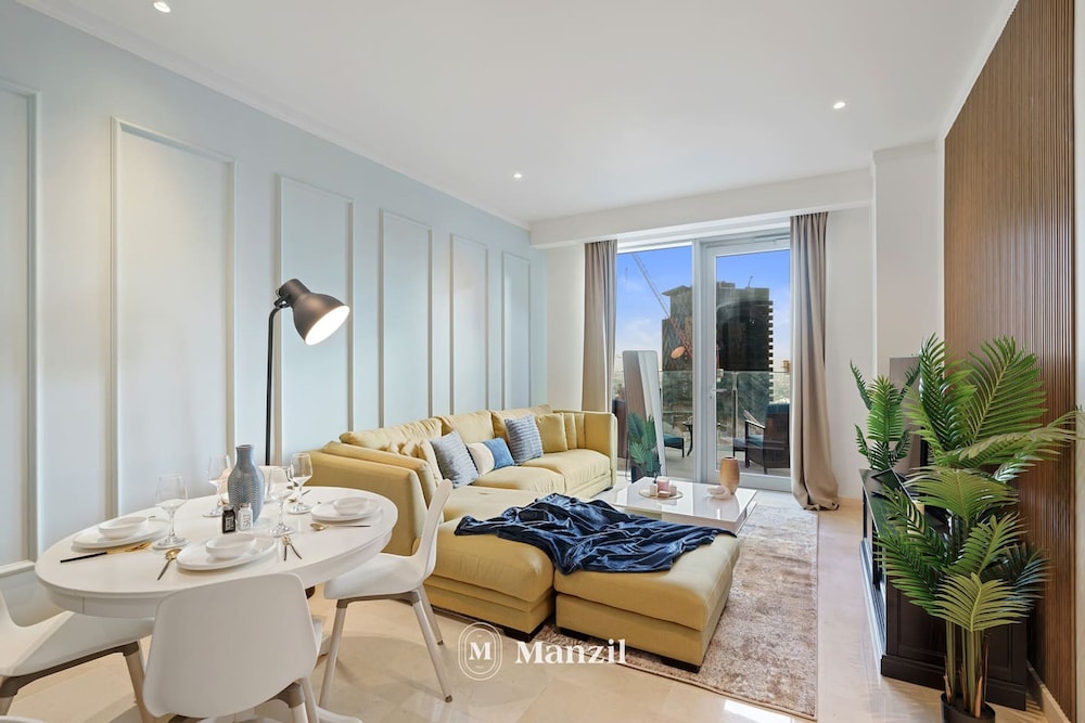 High Floor Lux 2BR nr Top Golf Dubai Marina JLT