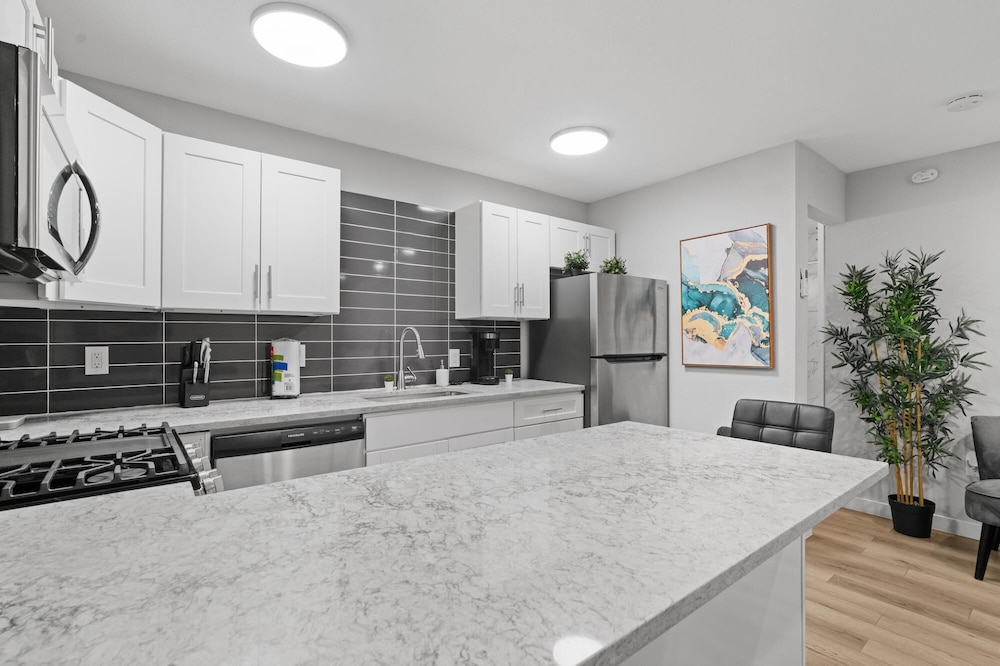 Stylish Studio Downtown Evonify - Property Image 7