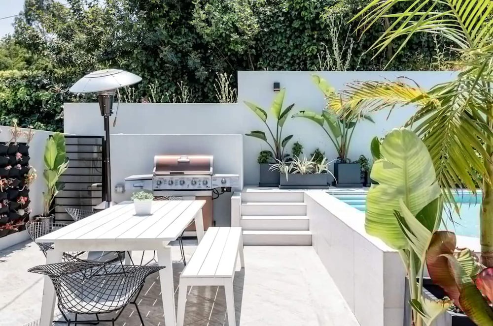 Hollywood Hills Heatpool BBQ Prime Location