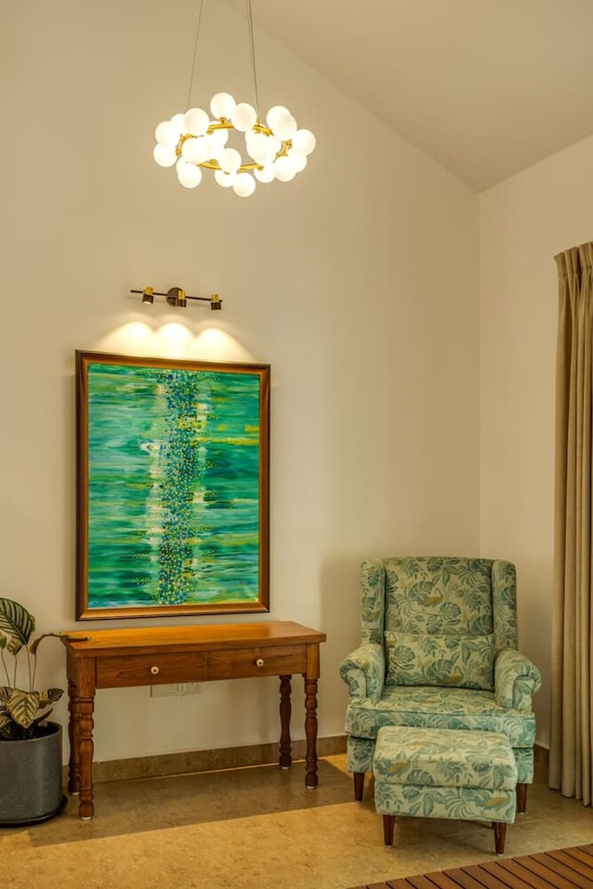 Field View Villa With Pool Perfect for Big Groups