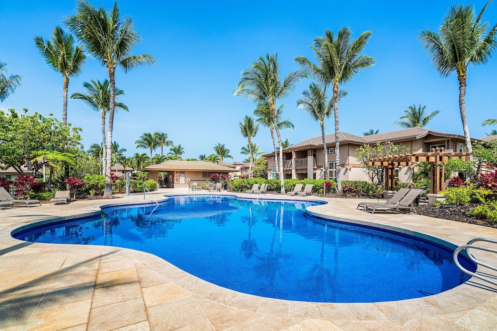 Spacious Top-floor Villa With Stunning Views - Walk to A-bay, Dining & Shops! - Vrkcv