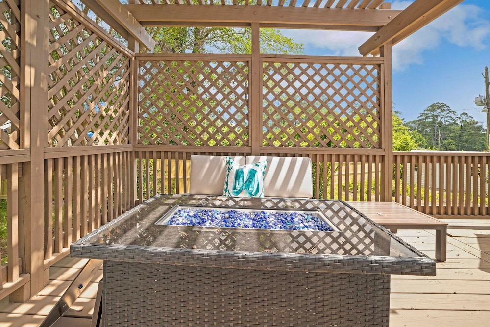 Augusta Getaway Near Masters Porch Swing Deck
