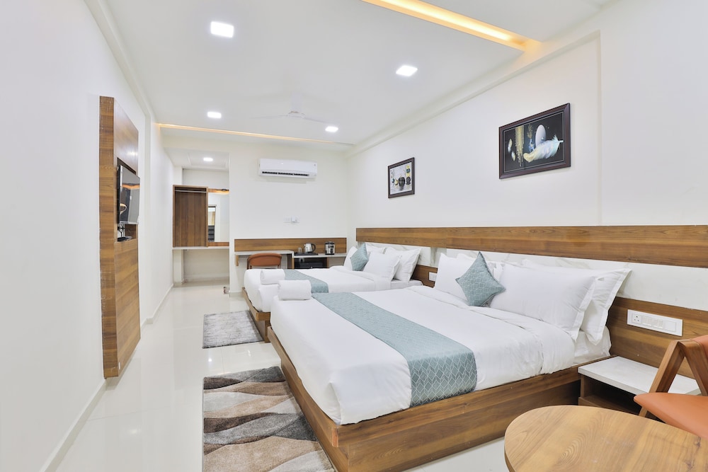 Hotel SR Radhey