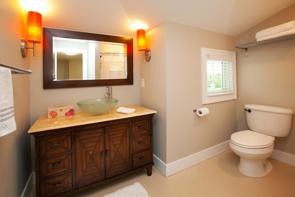 Swing Bridge Condo - Unit 10