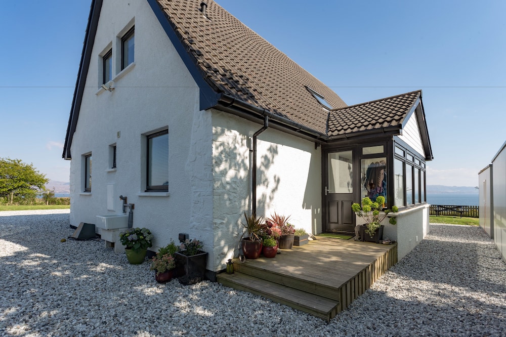 KnoydART Guest House