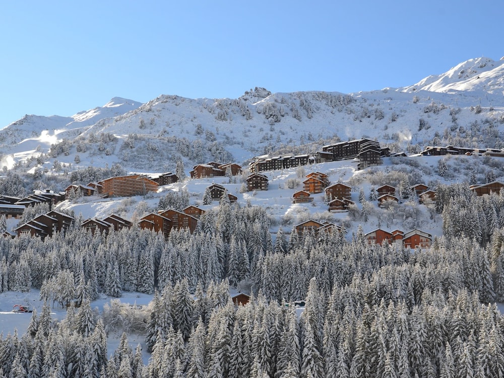 Majestic Apartment in Meribel-mottaret Close to Skiing