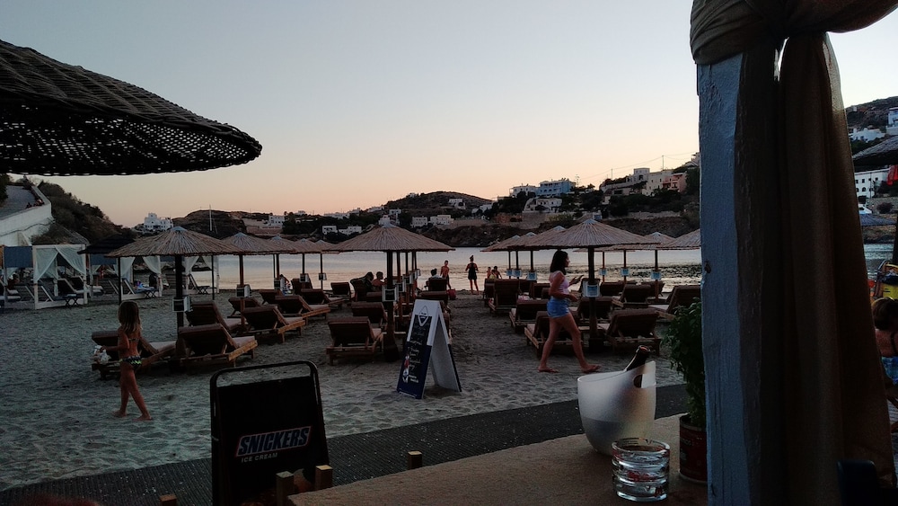 Akti Miaouli Holiday Home