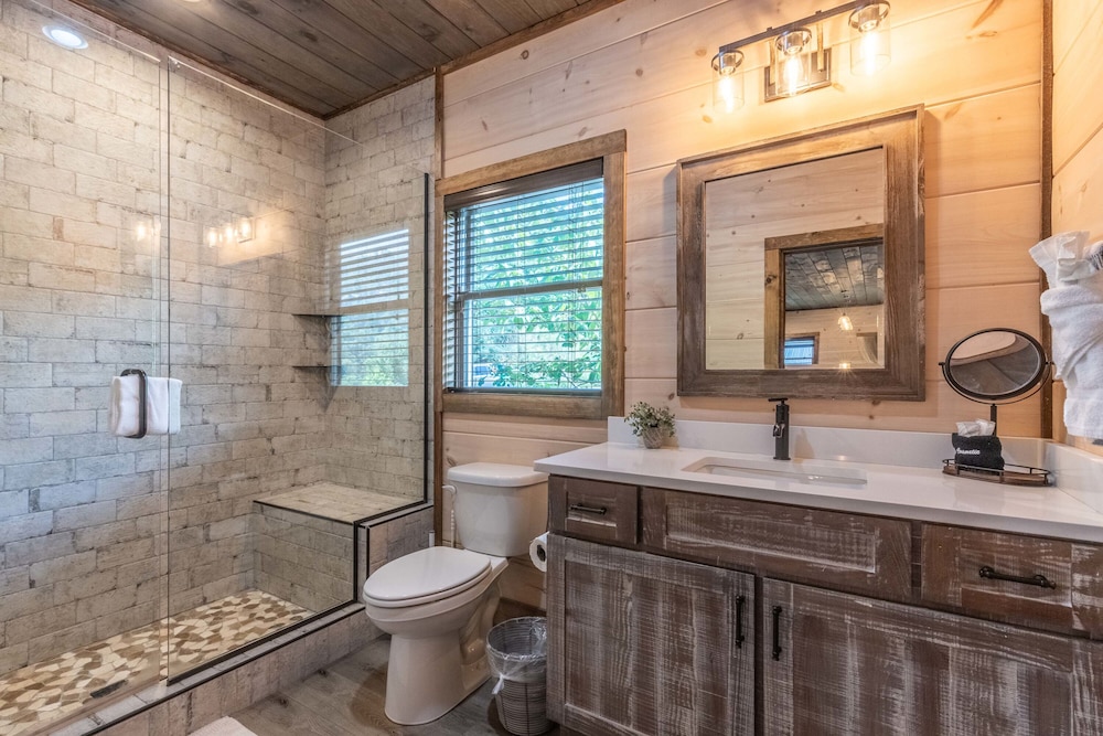 Raccoon Ridge Retreat - Gatlinburg Mountain Escape