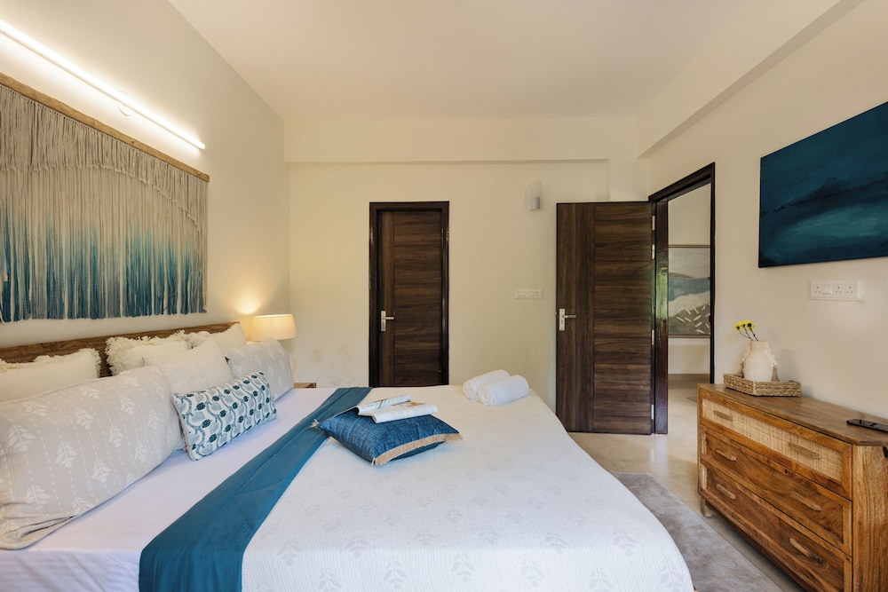 Alaya Stays Veera Marina 1BHK with Pool