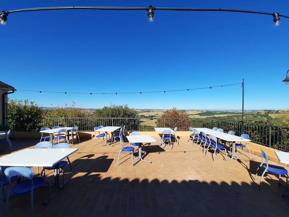 Farmhouse in Marche With Pool & Wine Tours
