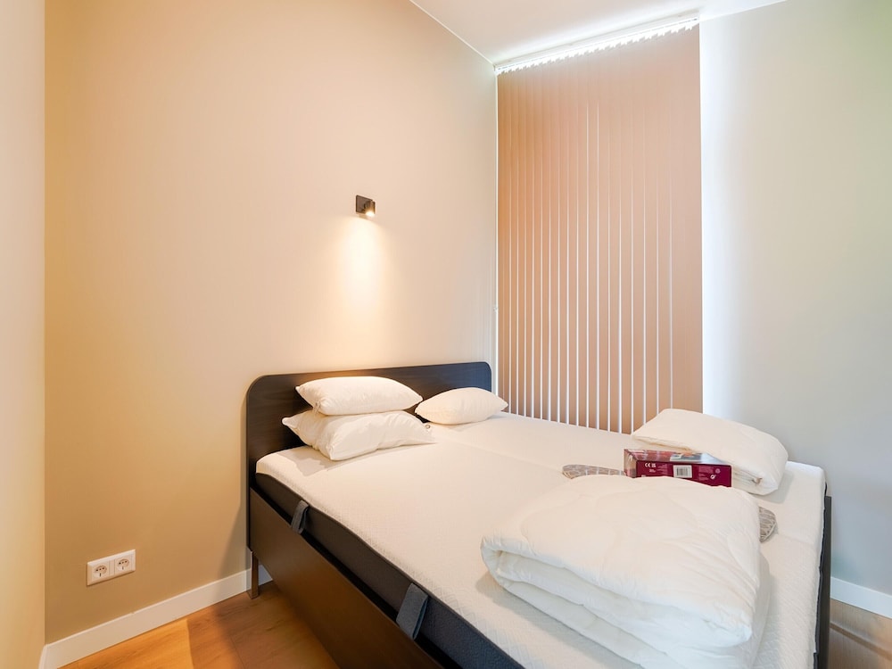 Modern Family Getaway in Oud Ade