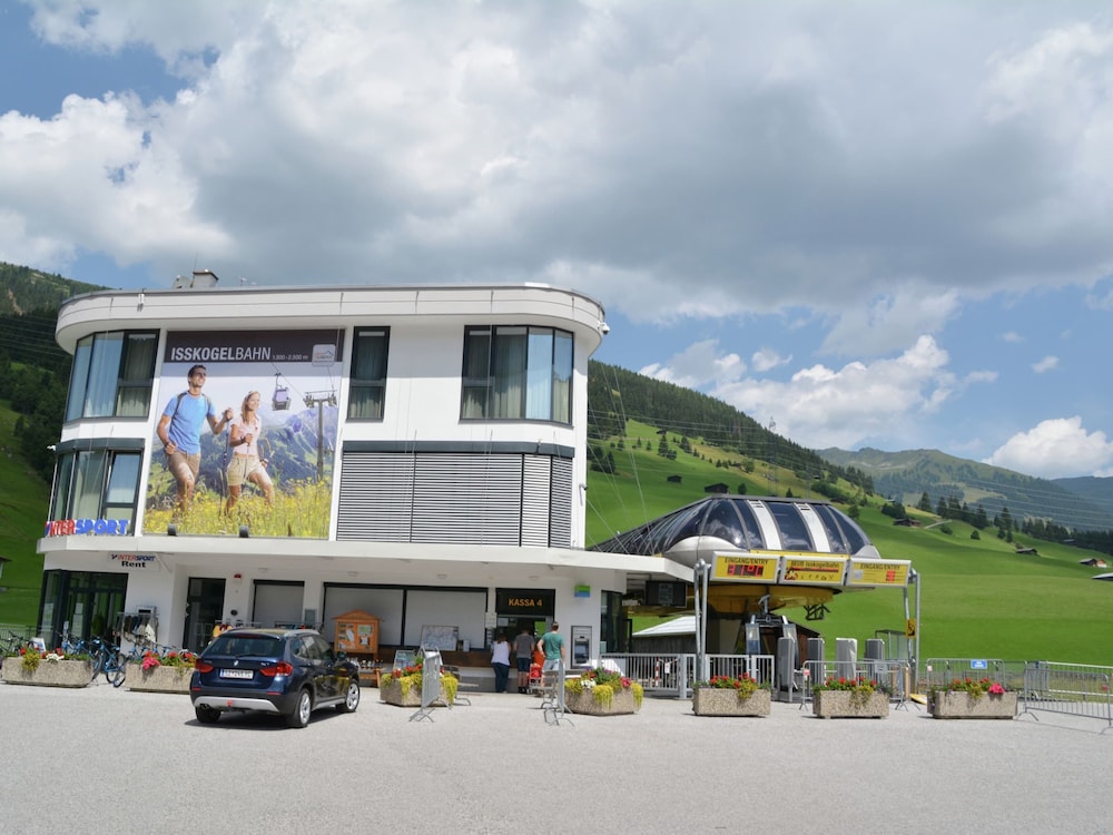 Apartment in Gerlos Near Ski Lift view 3