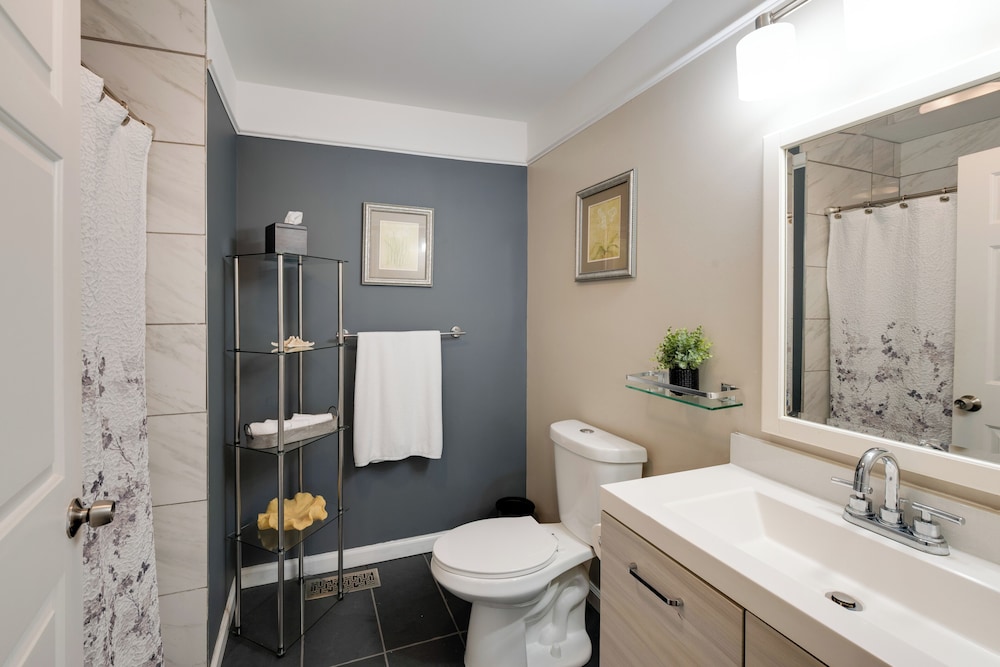 Walk to Dtwn Milton: Spacious Family Home w/ Yard