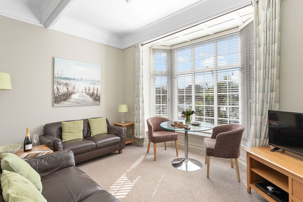 Bedford House Apartments