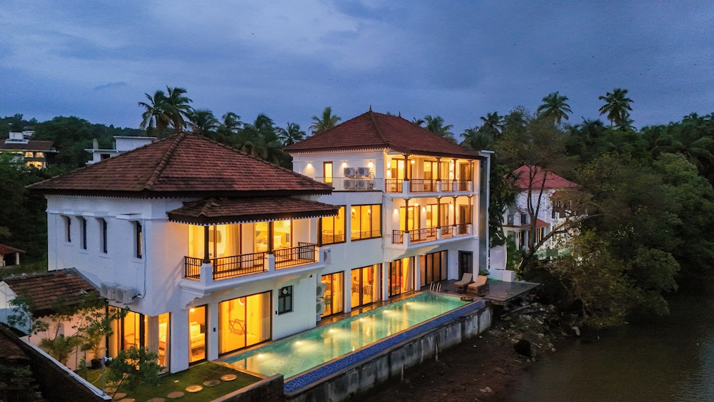 ELIVAAS VILLA FLEUVE