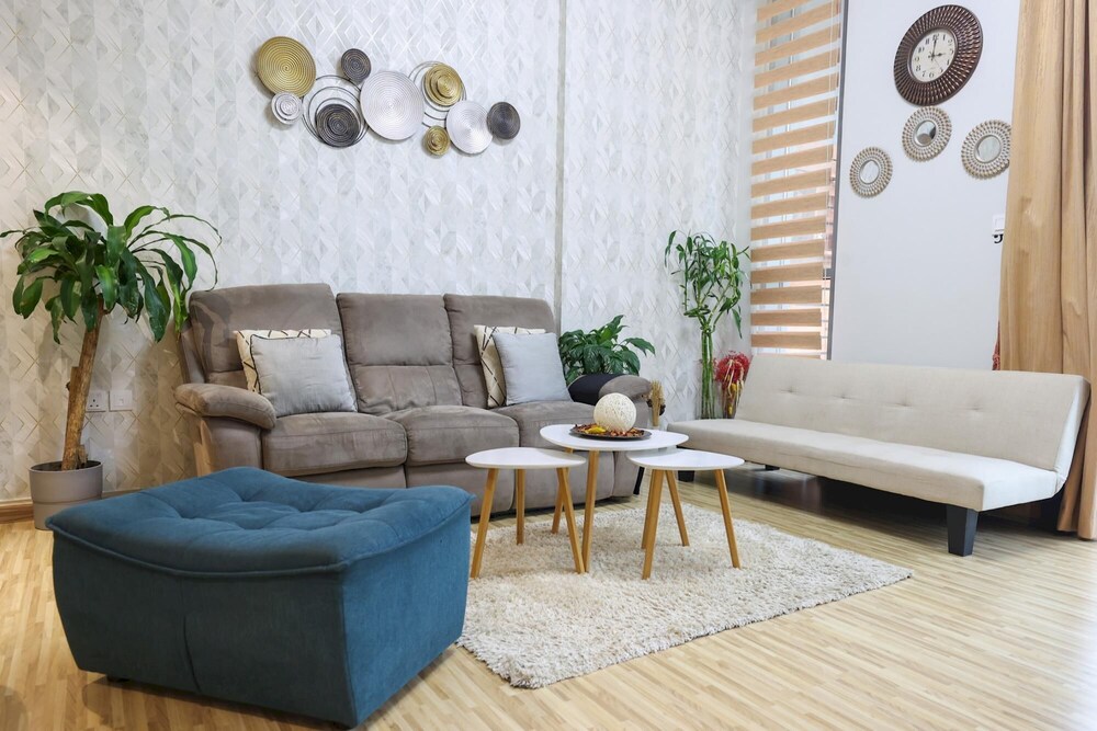 Elite LUX Holiday Homes - Ultra Stylish 2BR Thriving Community in Production City Dubai